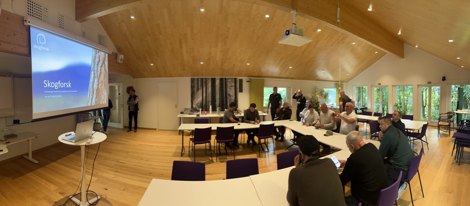 Sala de prezentări de la stațiunea Skogforsk